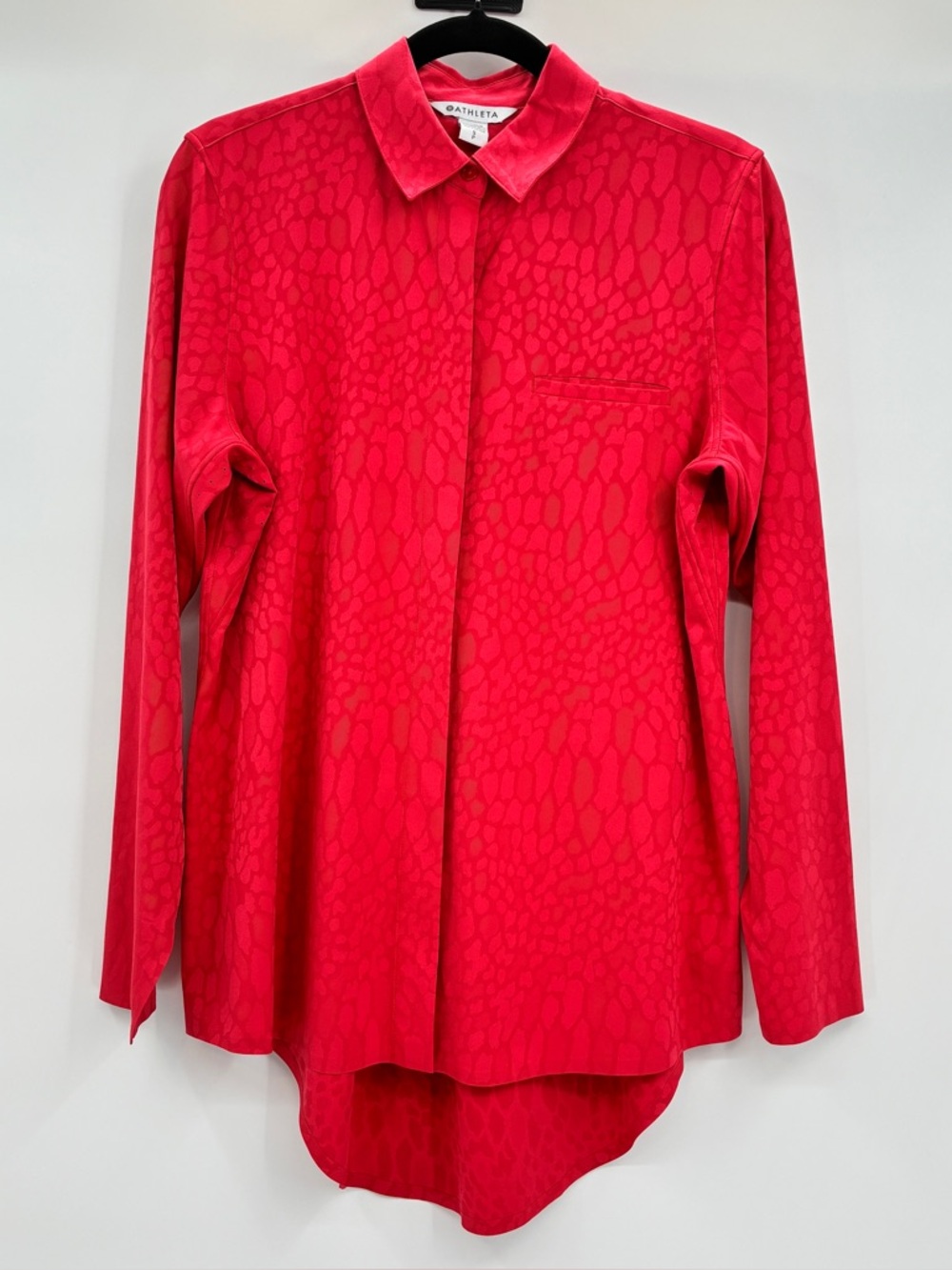 Athleta Urbanite 2.0 Textured Matador Red Button Up Shirt Top Travel Tunic Small